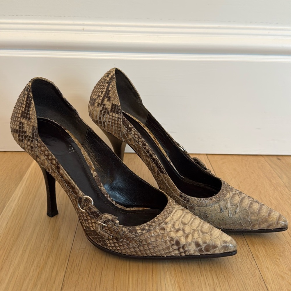 Burberry Prorsum Python Pumps, size 35.5